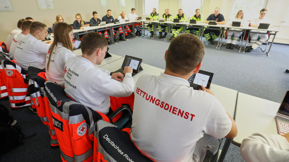 Schüler im Unterricht an der Rettungsschule